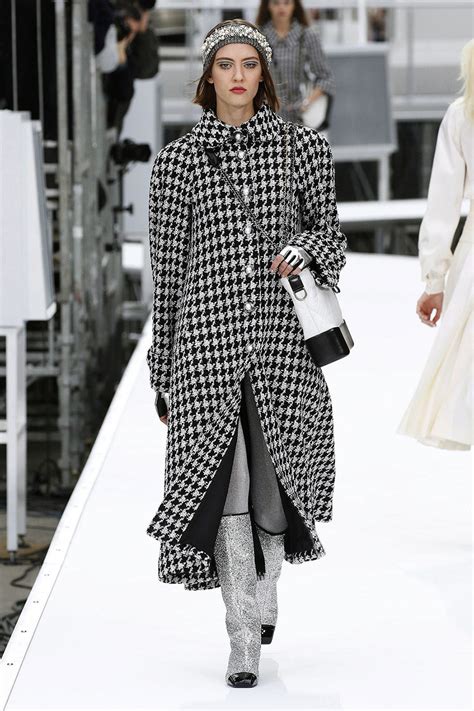 chanel otoño invierno 2017 2018|Chanel fall 2017 collection.